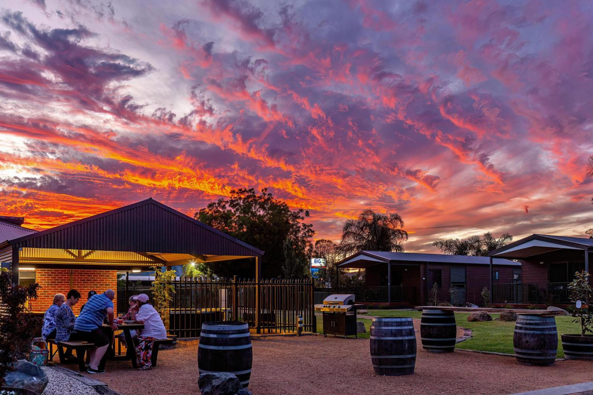 Big4 Albury Tourist Park Hotell Exteriör bild